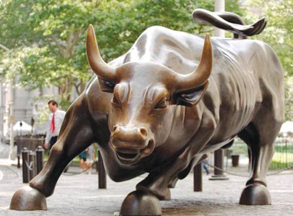 PSX witnesses bullish trend, gains 3,881 points