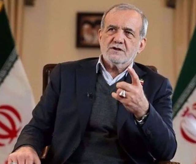 Iran’s president orders reopening of international internet access