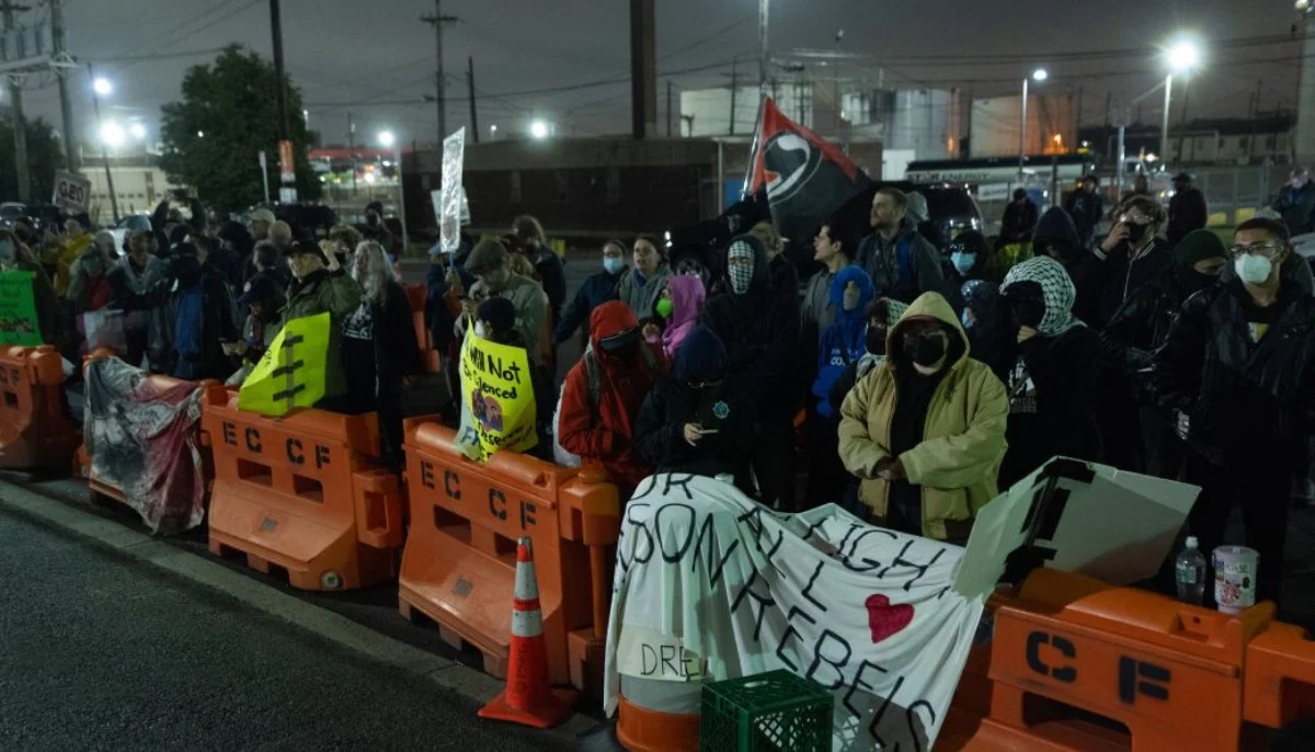Protesters block ICE vehicles outside New Jersey detention centre amid hunger strike