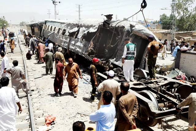 24 martyred, 70 injured in Quetta train blast