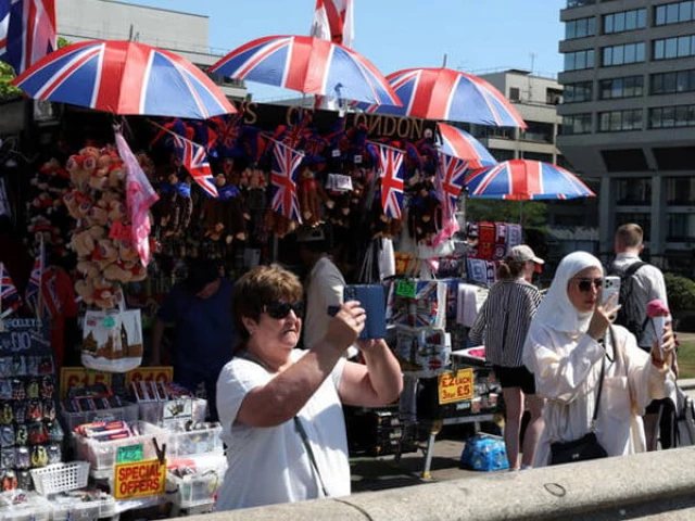 Hottest day on record for May in Britain