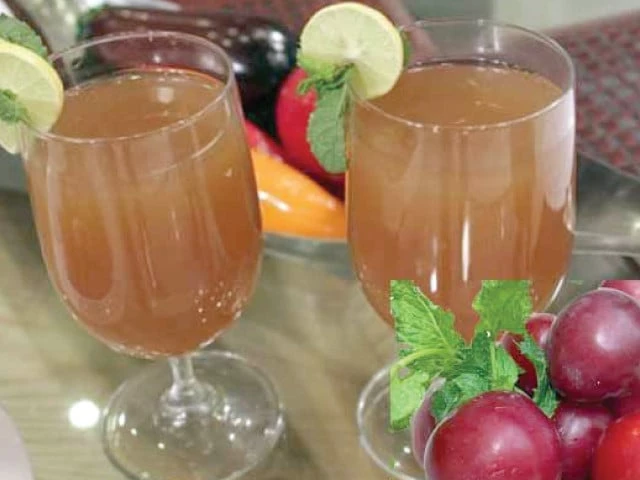 Desi sharbat gains popularity as mercury soars