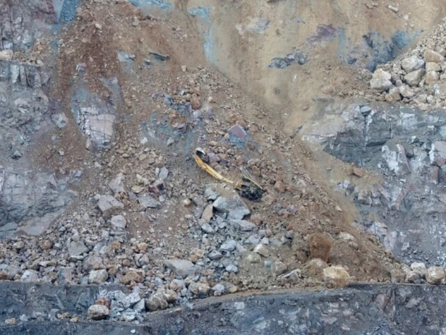 28 killed when illegal gold mine collapses in Angola