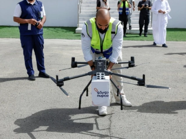 Saudi Arabia turns to drones to shield pilgrims from extreme heat