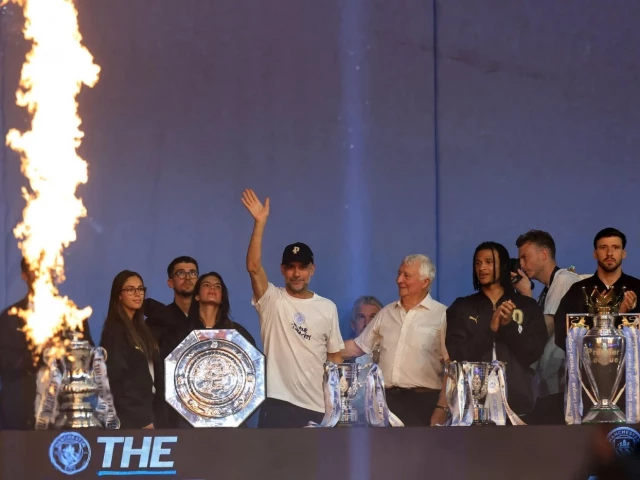 Guardiola saluted by Michael Jordan at Man City farewell party