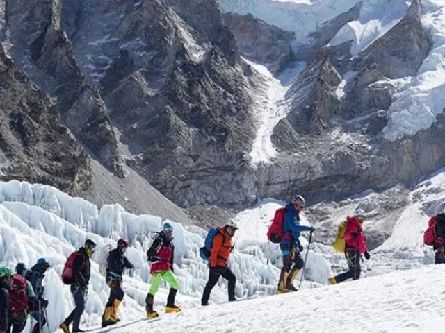 Nepali climbers begin Everest season